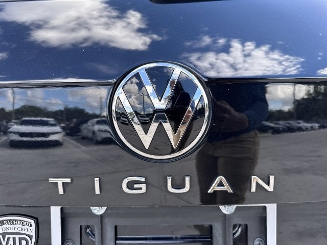2023 Volkswagen Tiguan SE R-Line Black