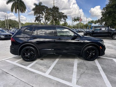 2023 Volkswagen Tiguan SE R-Line Black