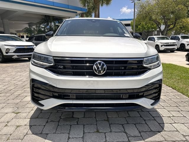 2023 Volkswagen Tiguan SE R-Line Black