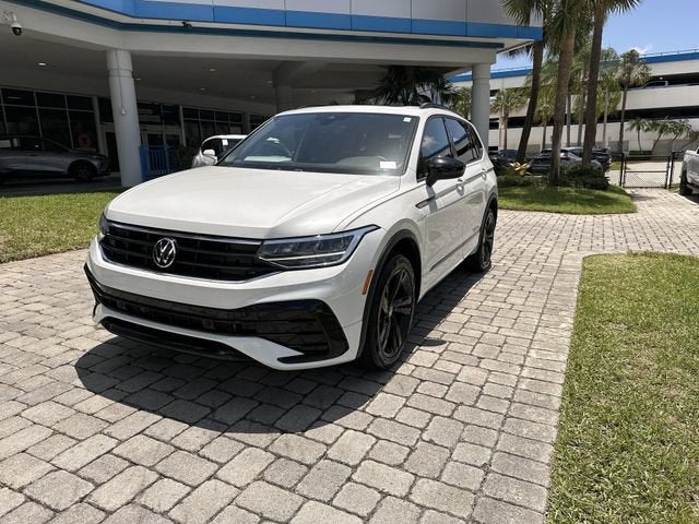 2023 Volkswagen Tiguan SE R-Line Black