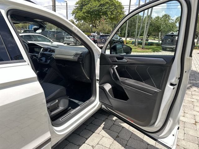 2023 Volkswagen Tiguan SE R-Line Black