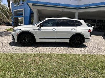 2023 Volkswagen Tiguan SE R-Line Black