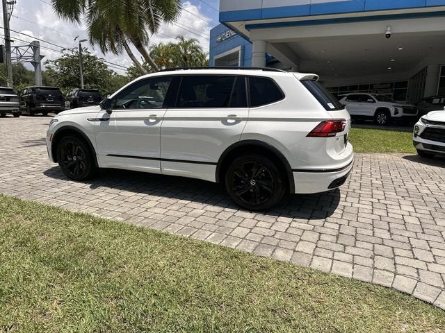 2023 Volkswagen Tiguan SE R-Line Black