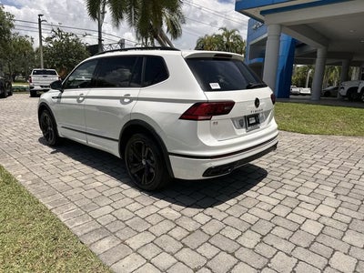 2023 Volkswagen Tiguan SE R-Line Black