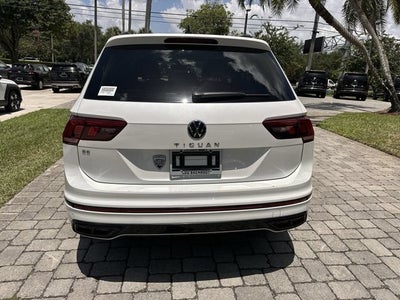 2023 Volkswagen Tiguan SE R-Line Black