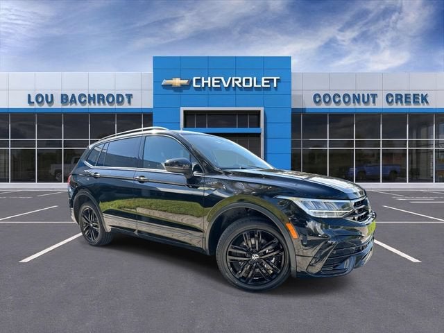 2022 Volkswagen Tiguan SE R-Line Black