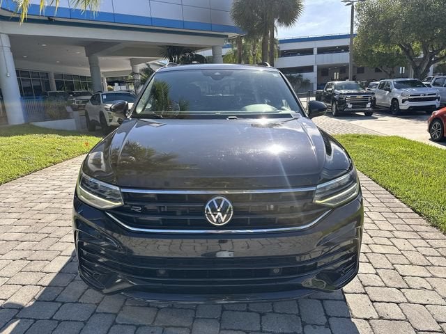 2022 Volkswagen Tiguan SE R-Line Black