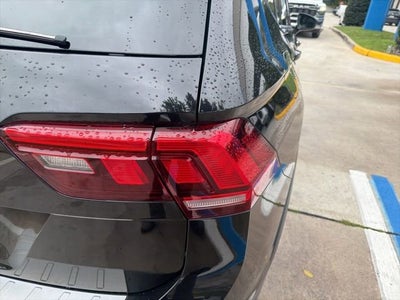 2022 Volkswagen Tiguan SE R-Line Black