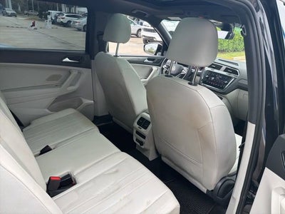 2022 Volkswagen Tiguan SE R-Line Black
