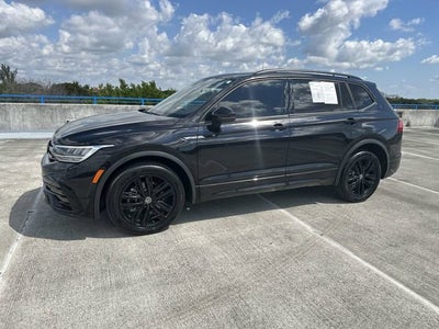 2022 Volkswagen Tiguan SE R-Line Black