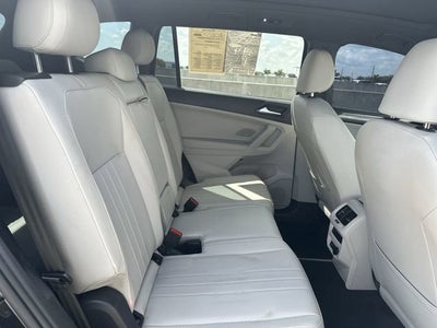 2022 Volkswagen Tiguan SE R-Line Black