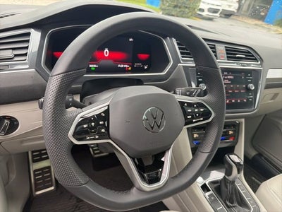 2022 Volkswagen Tiguan SE R-Line Black
