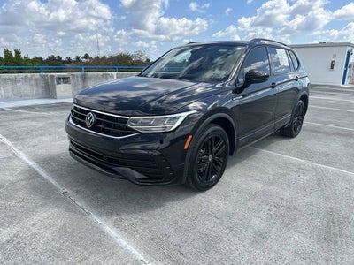 2022 Volkswagen Tiguan SE R-Line Black