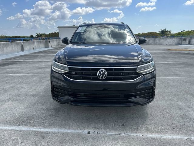 2022 Volkswagen Tiguan SE R-Line Black