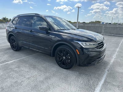2022 Volkswagen Tiguan SE R-Line Black