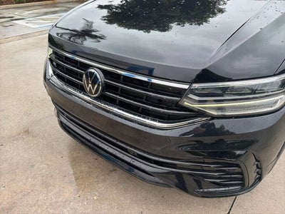 2022 Volkswagen Tiguan SE R-Line Black