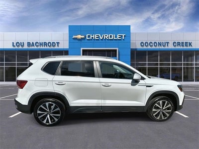 2024 Volkswagen Taos SE