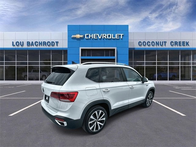 2024 Volkswagen Taos SE