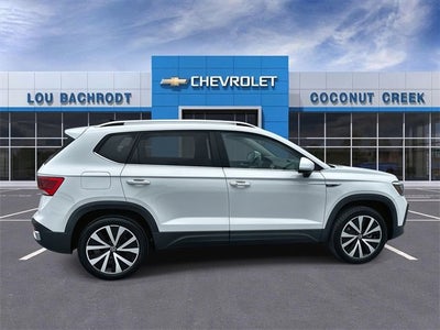 2024 Volkswagen Taos SE