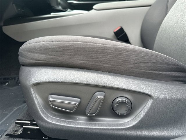 2021 Toyota Camry Hybrid LE