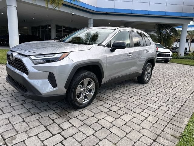 2025 Toyota RAV4 Hybrid LE