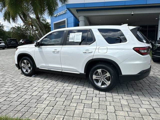 2023 Honda Pilot EX-L 8 Passenger