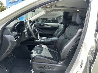 2023 INFINITI QX60 LUXE