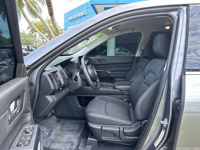 2024 Nissan Pathfinder S