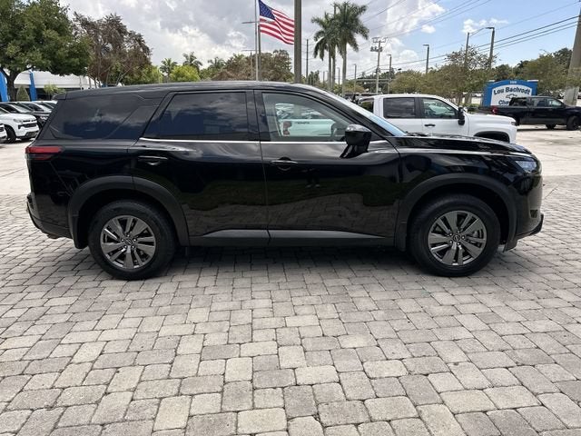 2025 Nissan Pathfinder S