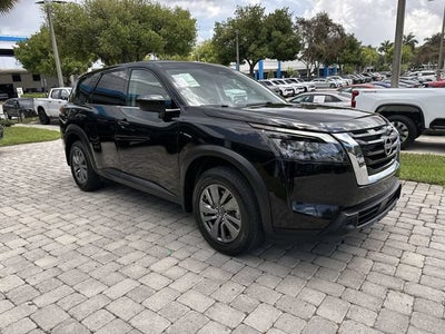 2025 Nissan Pathfinder S