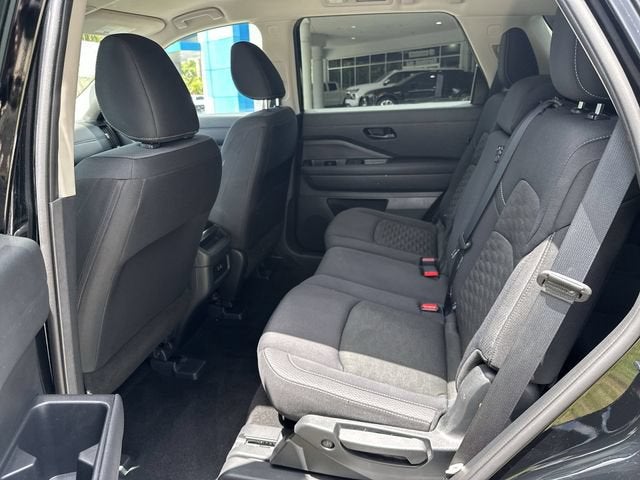 2025 Nissan Pathfinder S