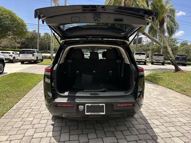 2025 Nissan Pathfinder S
