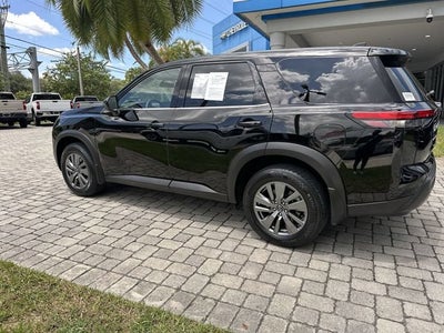 2025 Nissan Pathfinder S