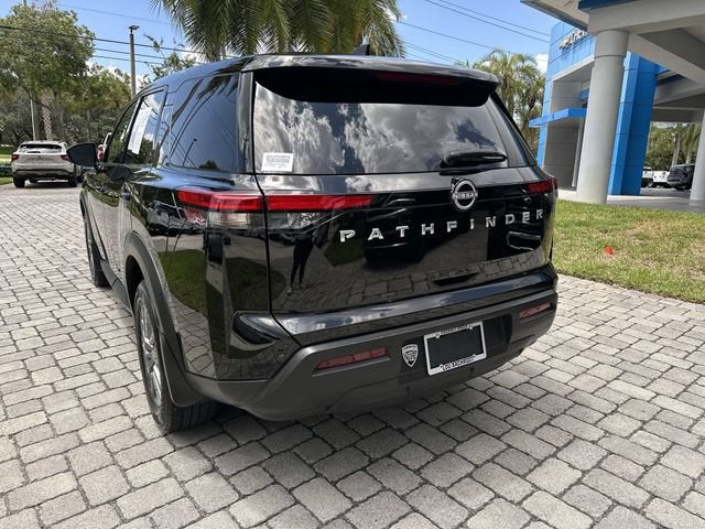 2025 Nissan Pathfinder S