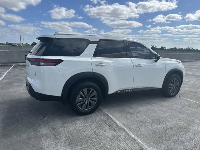 2024 Nissan Pathfinder S