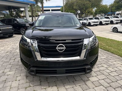 2025 Nissan Pathfinder SV