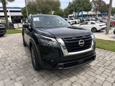 2025 Nissan Pathfinder SV