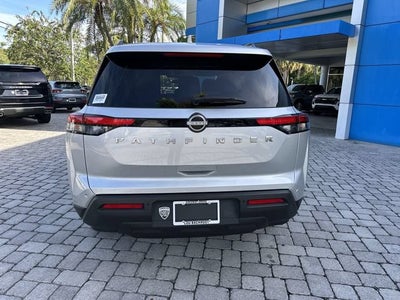 2025 Nissan Pathfinder SV