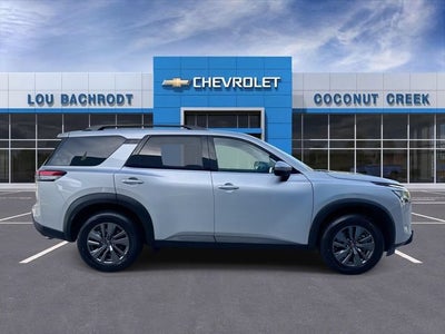 2025 Nissan Pathfinder SV