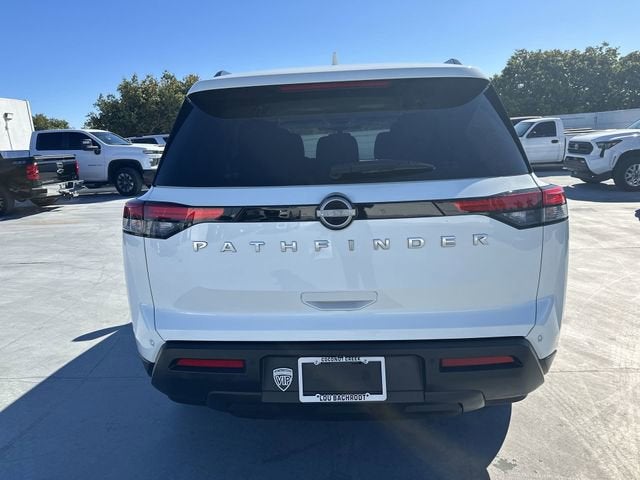 2025 Nissan Pathfinder SV