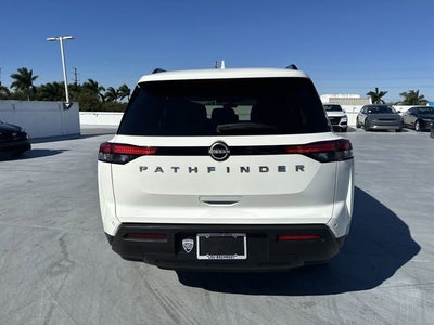 2025 Nissan Pathfinder SV