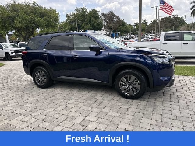 2025 Nissan Pathfinder SV