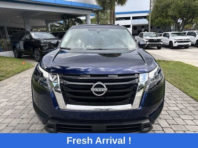 2025 Nissan Pathfinder SV