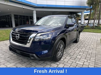 2025 Nissan Pathfinder SV