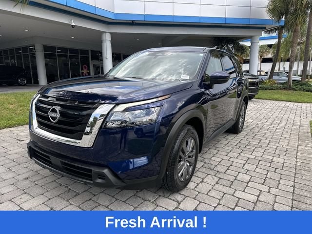 2025 Nissan Pathfinder SV