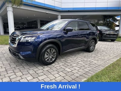 2025 Nissan Pathfinder SV