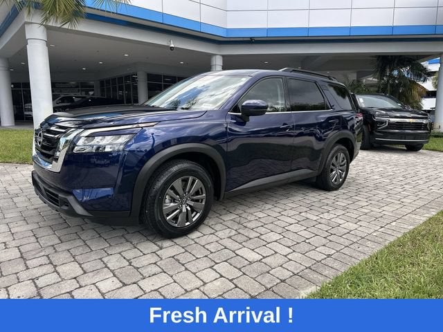 2025 Nissan Pathfinder SV