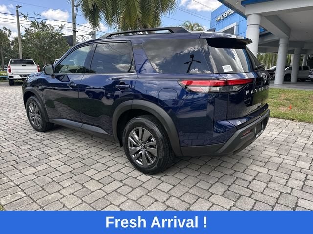 2025 Nissan Pathfinder SV