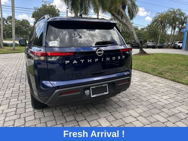 2025 Nissan Pathfinder SV