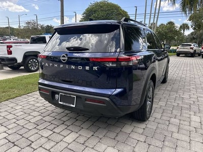 2025 Nissan Pathfinder SV